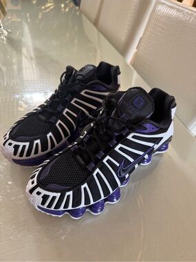 Nike shox TL shoes in black court purple size 9
